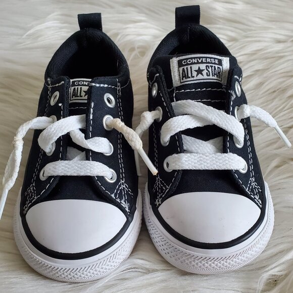 Converse Black/White Kid's Chuck Taylor All Star Street Low Top Sneakers SZ 6 - Picture 13 of 15